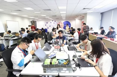 APIE Camp 2026 connects Vietnamese students with global Internet community